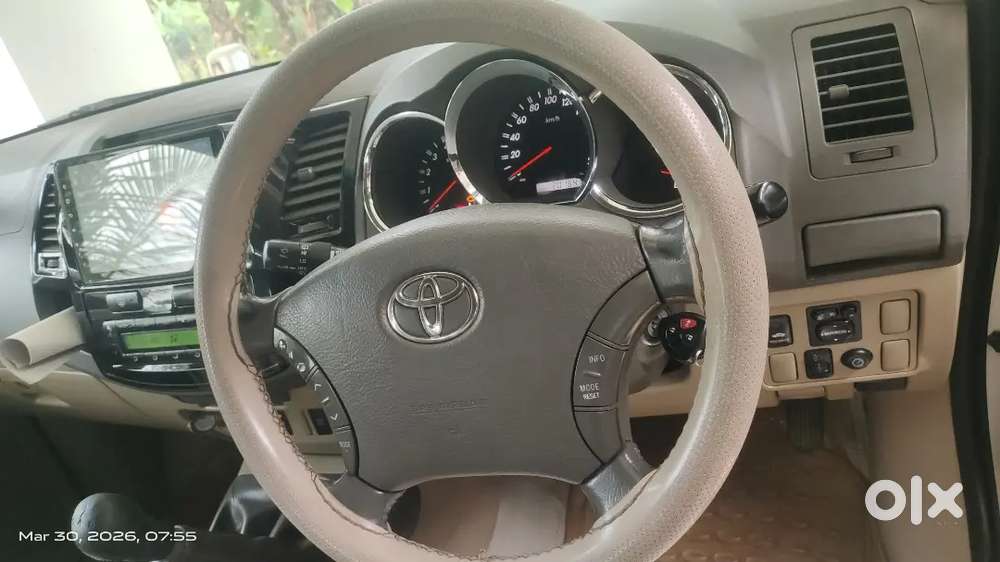 Toyota Fortuner 2010