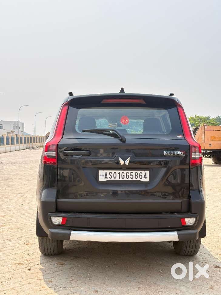 Mahindra Scorpio N Z4 Petrol At 7 Str, 2025, Petrol