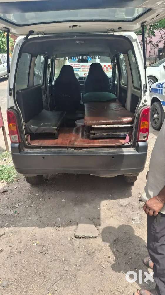 Maruti Suzuki Eeco 5 Str Petrol 2021, Ambulance Passed.