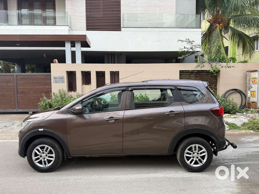 Renault Triber Rxt, 2022, Petrol