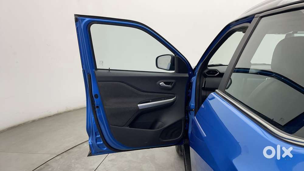 Nissan Magnite 1.0 Xv Premium Dual Tone, 2024, Petrol