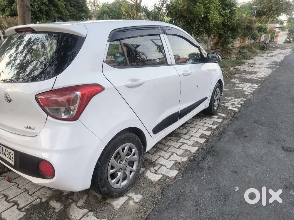 Hyundai Grand I10  Magna 2017 Petrol 65000 Km Driven