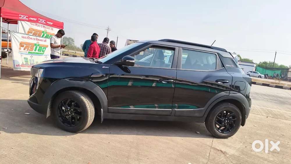 Mahindra Xuv 3xo 2025 Petrol Well Maintained