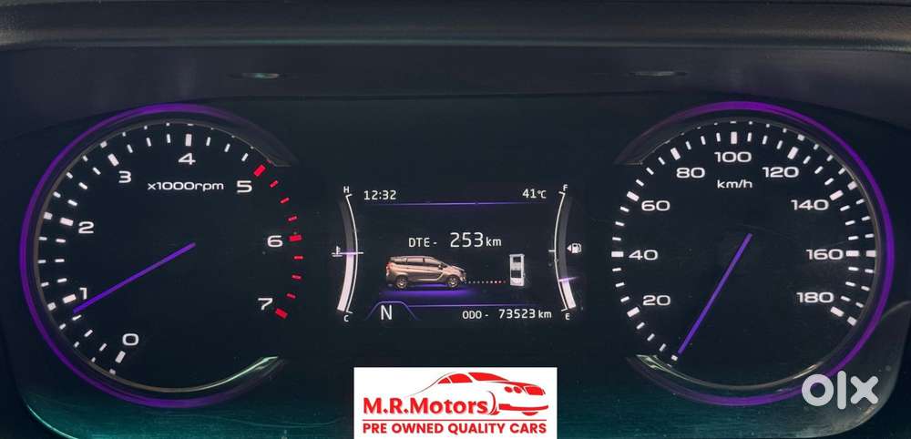 Mahindra Marazzo M8, 2018, Diesel