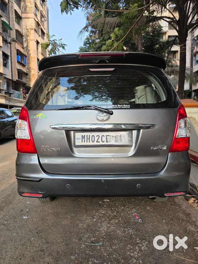 Toyota Innova V 2011