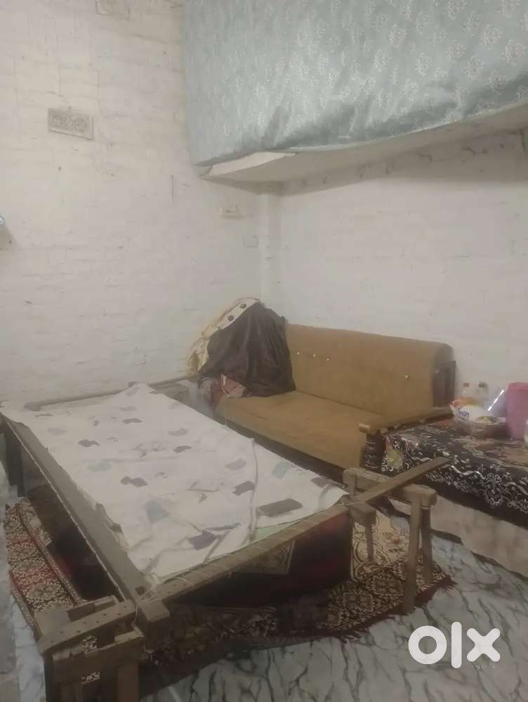 Mujhe Apna Ghar Bachna Hai