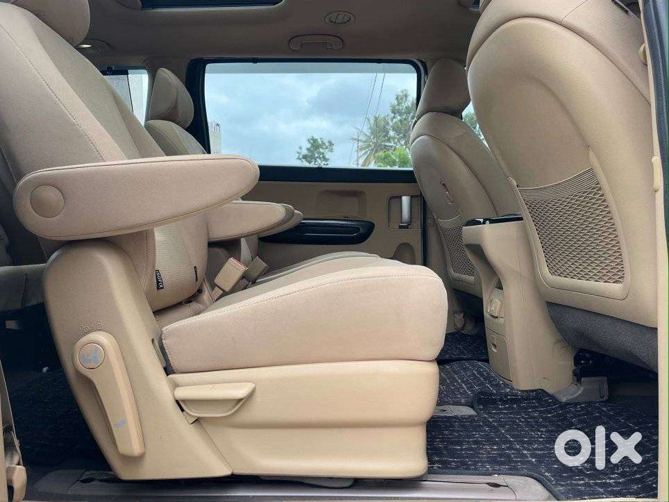 Kia Carnival Premium, 2021, Diesel