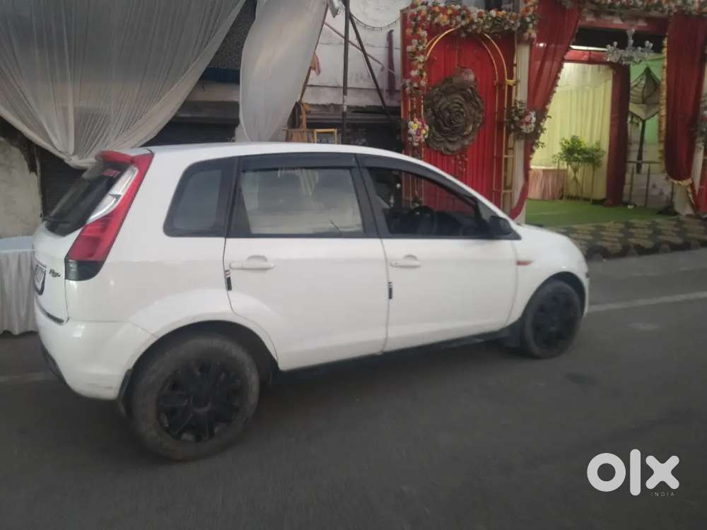 Ford Figo 2011 Petrol 92000 Km Driven
