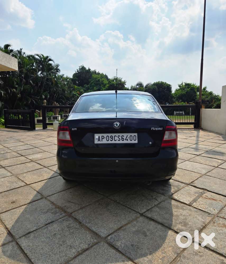 Skoda Rapid 1.0 Matte Edition Tsi At, 2013, Petrol