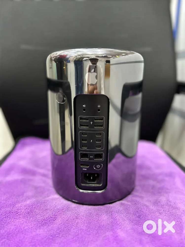 Apple Mac Pro Cyclinder Model Year 2013  
Compact Cylindricsal