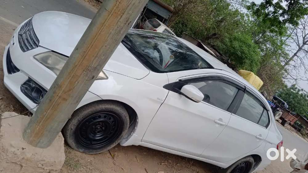 Best Car Ciaz Vdi Model 2015 Price 3 Lakh 80 Hajar