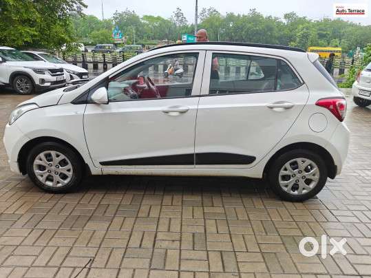 Hyundai Grand I10 Sportz, 2016, Petrol