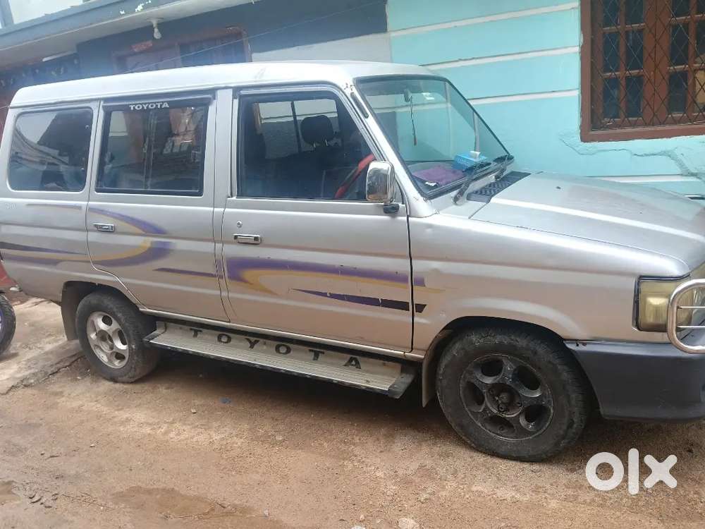 Toyota Qualis 2002 Diesel Well Maintained