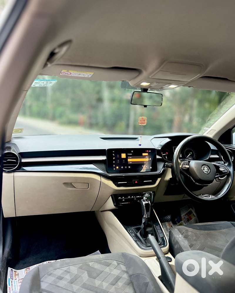 Skoda Slavia Ambition 1.0l Tsi At, 2022, Petrol
