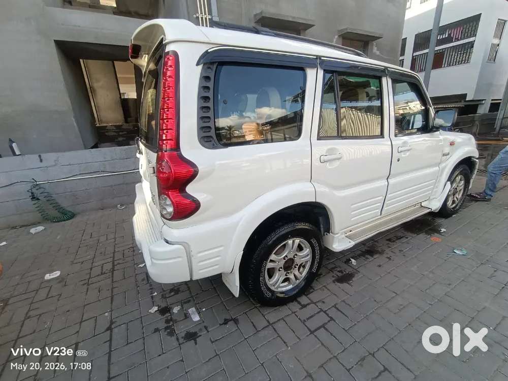 Mahindra Scorpio 2006