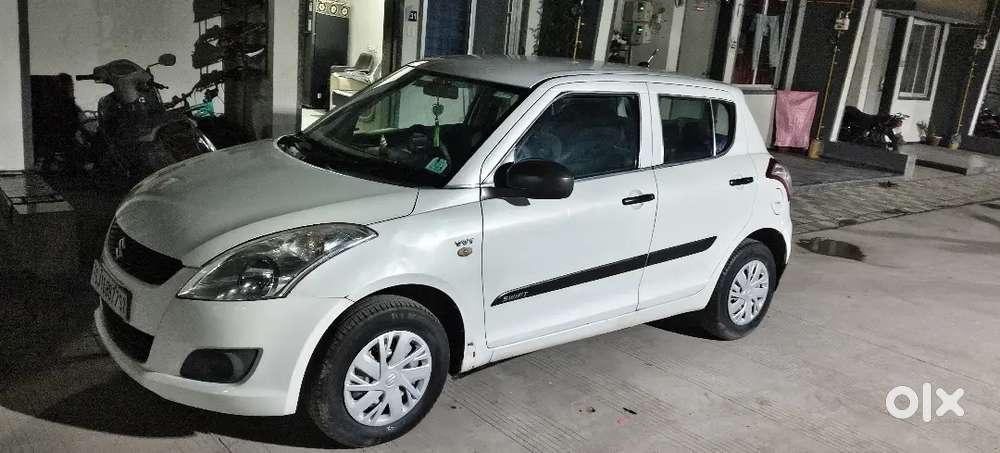 Maruti Suzuki Swift Lxi 2013