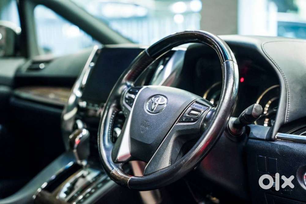 Toyota Vellfire 2.5 Hybrid, 2022, Petrol