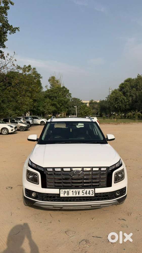 Hyundai Venue Petrol Manual 2023