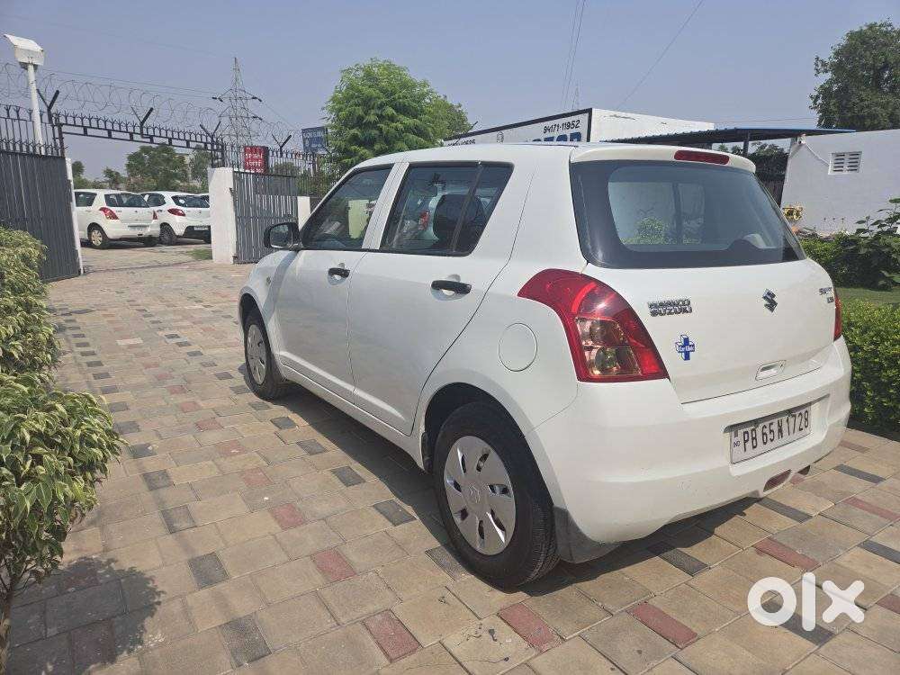 Maruti Suzuki Swift 2004-2010 Lxi Bsiv, 2011, Petrol