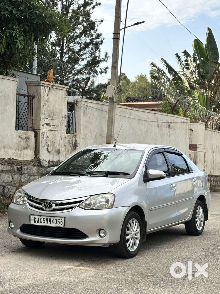 Toyota Etios V, 2013, Petrol