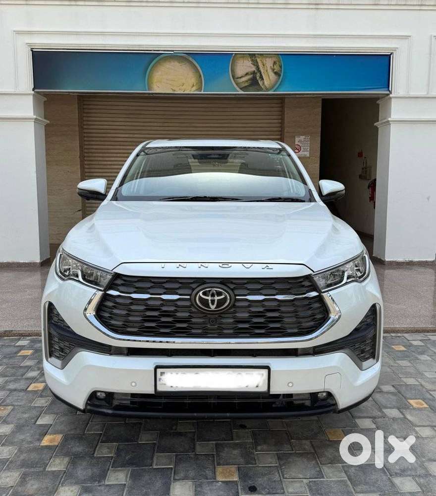 Toyota Innova Hycross 2.0 Zx (o) Hybrid 7 Str, 2023, Petrol