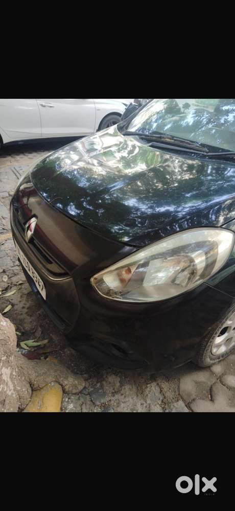Renault Scala Petrol 2013