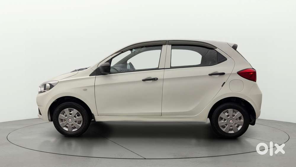 Tata Tiago 1.2 Revotron Xm, 2018, Petrol