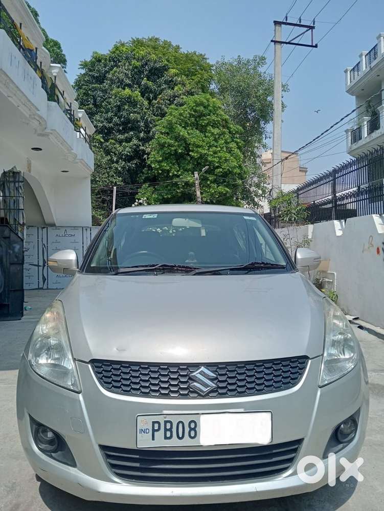 Suzuki Swift Vxi  2013  Petrol  Manual