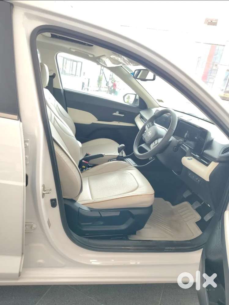 Hyundai Verna 1.5 Sx Petrol Mt, 2023, Petrol