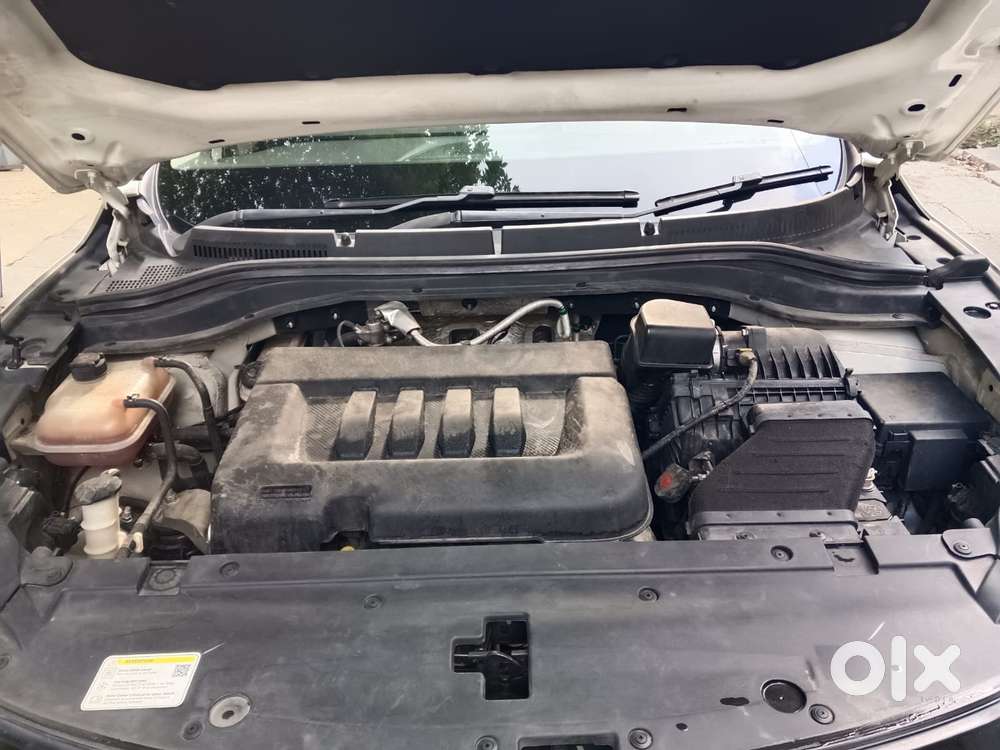 Mahindra Xuv700 2.2 Ax 7 Diesel Mt Luxury Pack Str, 2022, Diesel