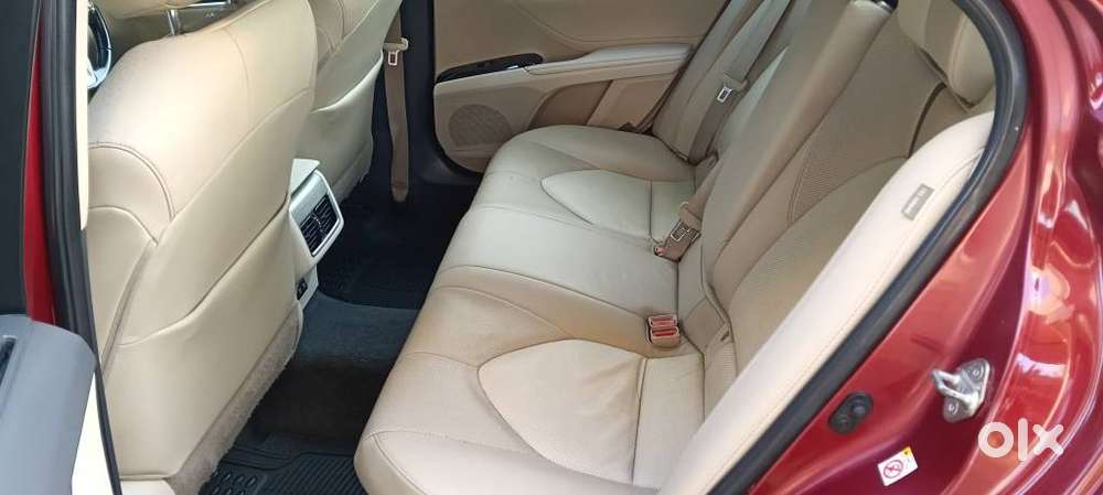Toyota Camry Hybrid, 2019