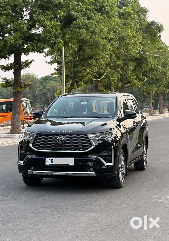 Toyota Innova Hycross 2.0 Zx (o) Hybrid 7 Str, 2024, Petrol