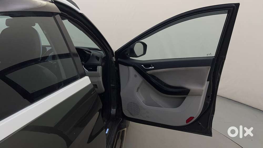 Tata Nexon 1.2 Revotron Xz Plus Dual Tone, 2020, Petrol