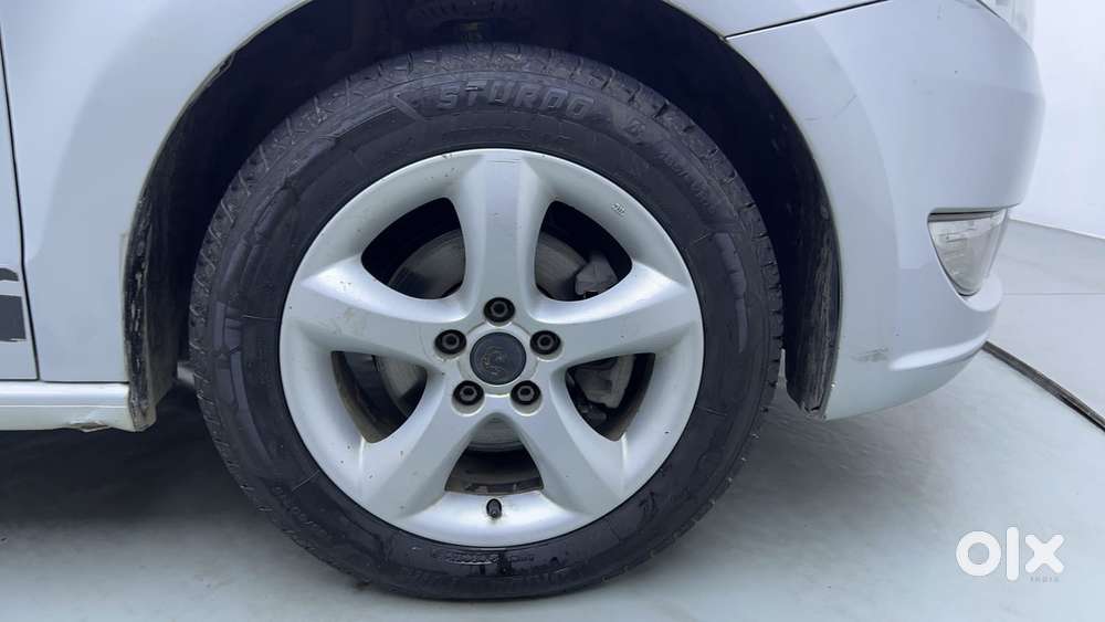 Skoda Rapid 2013-2016 1.6 Mpi Ambition With Alloy Wheel, 2015, Petro..