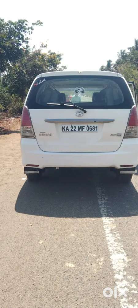 Toyota Innova 2007 Diesel 350000 Km Driven