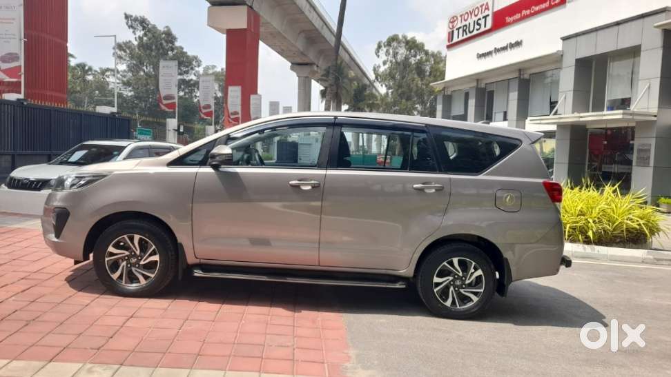 Toyota Innova Crysta 2.4 Gx Limited Edition At 7 Str, 2022, Diesel