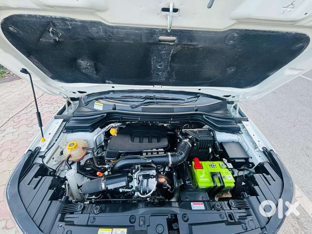 Mahindra Xuv300 W8, 2023, Petrol