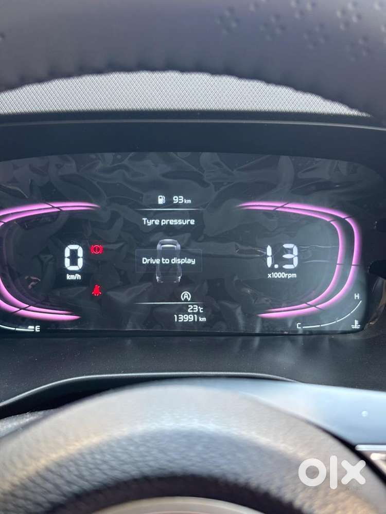 Kia Carens 2024 Petrol 14000 Km Driven