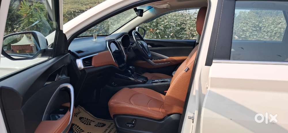 Mg Hector Plus 1.5 Sharp Turbo Cvt 6 Str, 2022, Petrol
