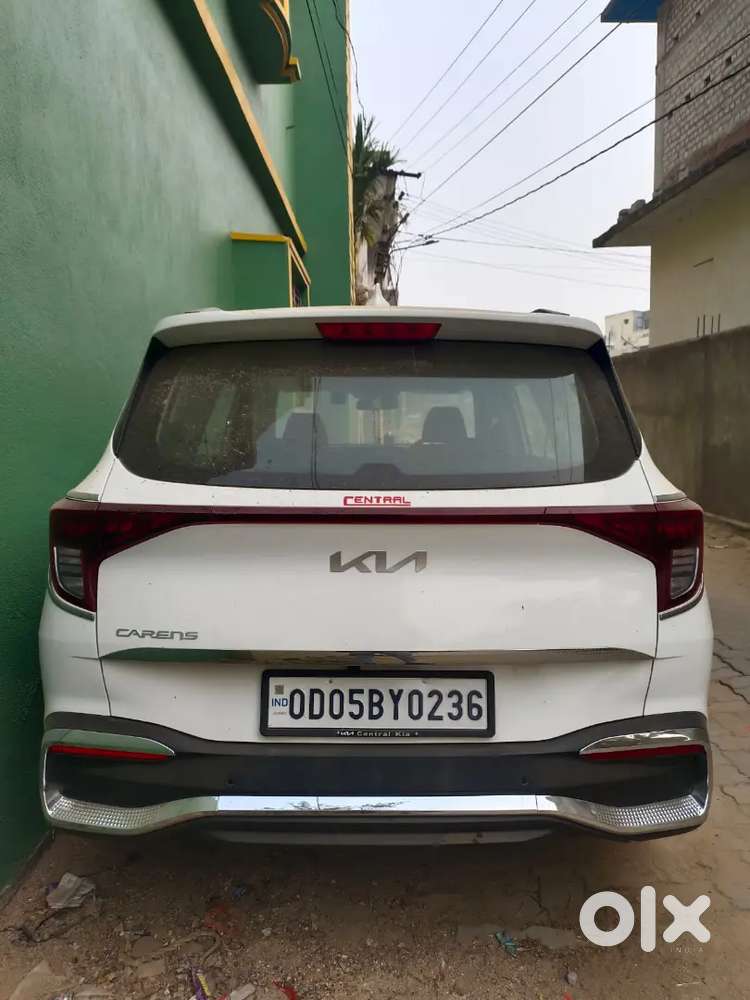 Kia Carens 2025 Petrol Well Maintained