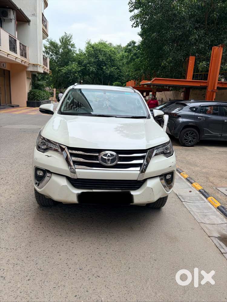 Toyota Fortuner 2.8 4x2 Diesel | Nov 2019 | Full Toyota Service