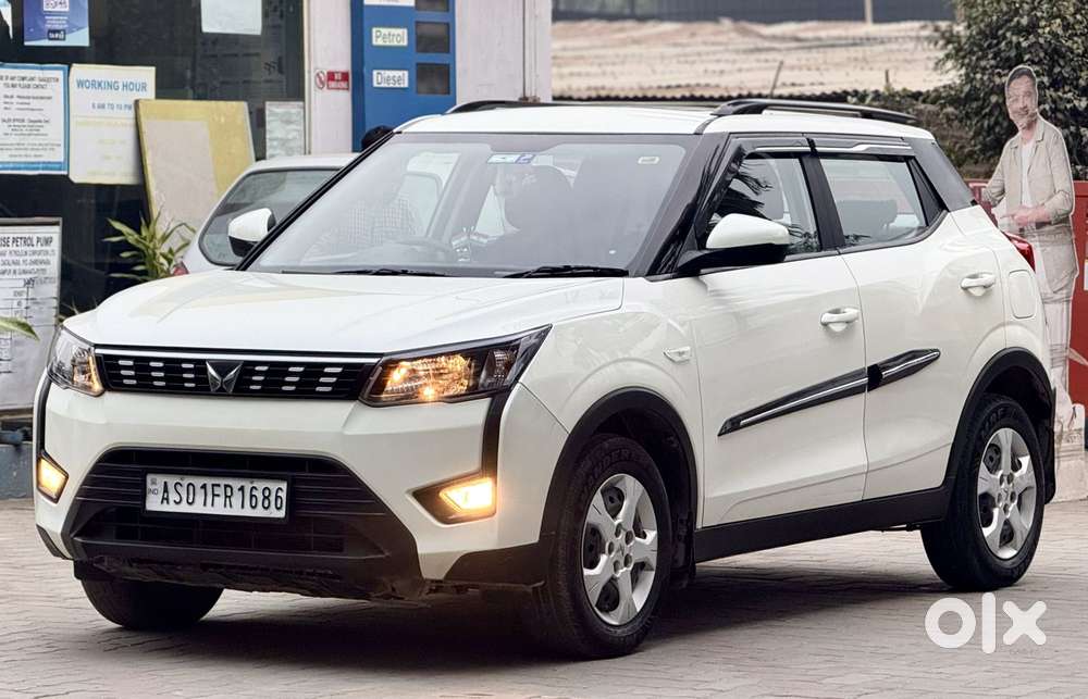 Mahindra Xuv300 1.2 W6 Amt Petrol, 2023, Petrol