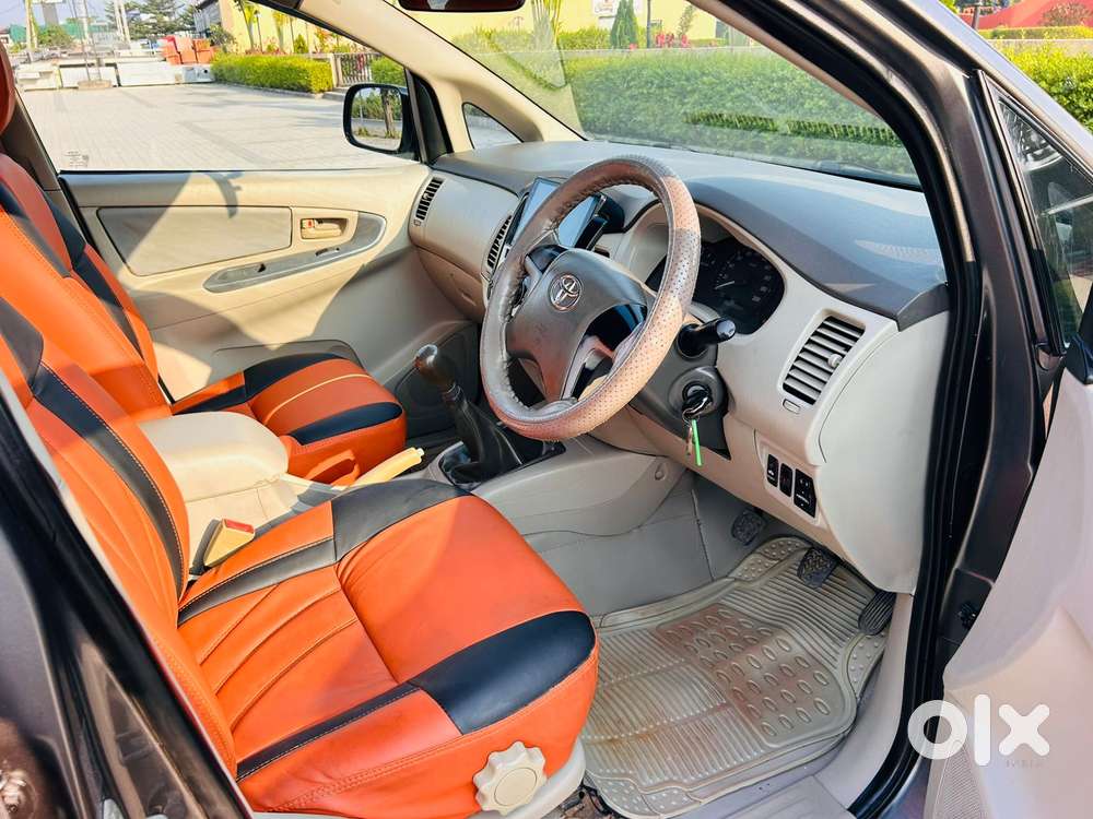 Toyota Innova 2.5 G (diesel) 8 Seater, 2012, Diesel