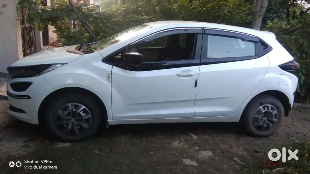Tata Altroz Xe Raydam Pack Model March 22 Chali H 11000 Km