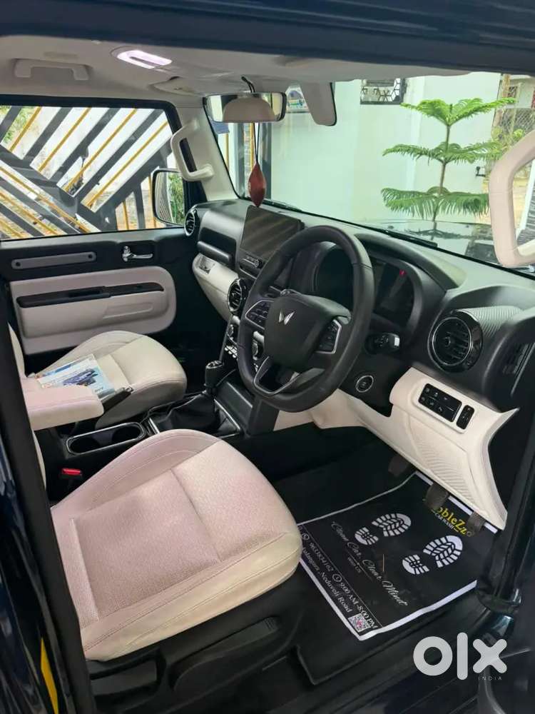 Mahindra Thar Roxx Petrol 2025