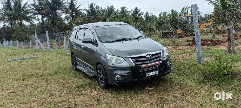 Toyota Innova 2014