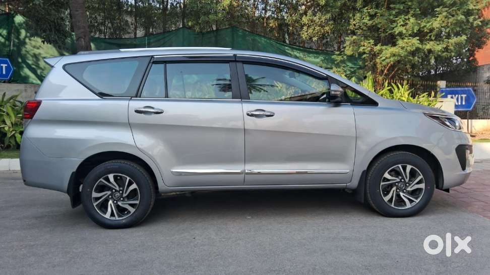 Toyota Innova Crysta 2.4 G Mt 7 Str, 2020