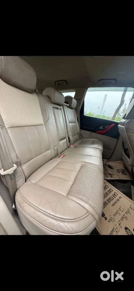 Xuv 500 W10 Topend Vehicle