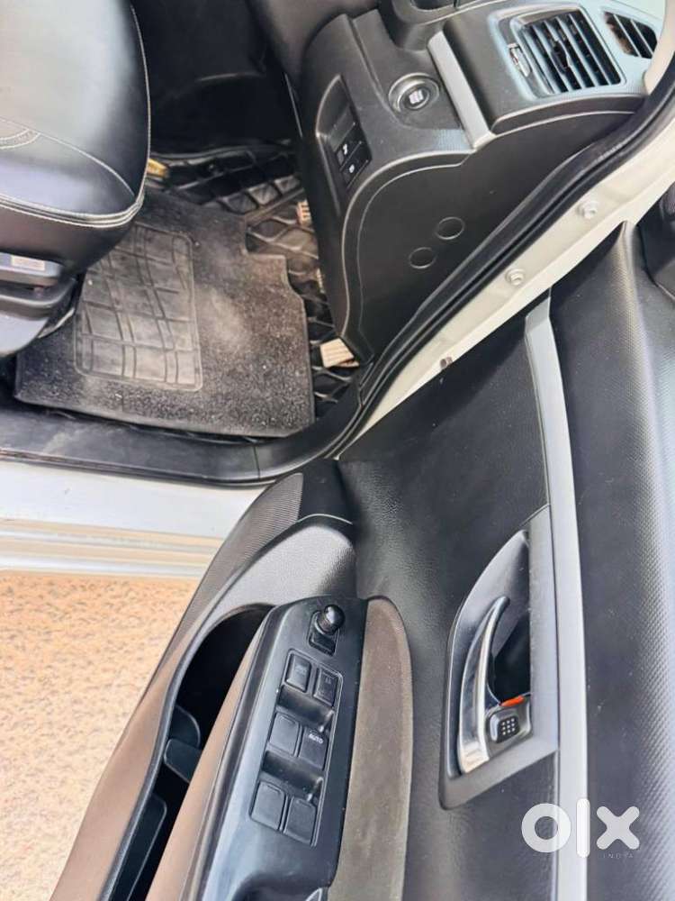 Maruti Suzuki Swift Zdi Plus, 2015, Diesel