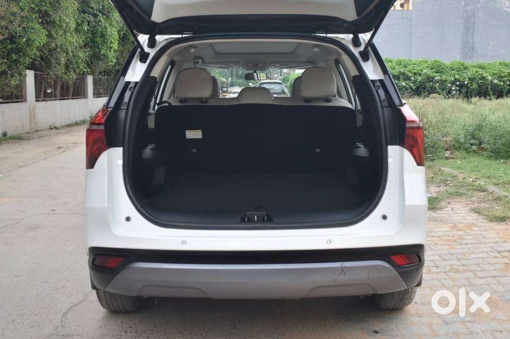 Mahindra Xuv700 2.2 Ax 5 Diesel At Str, 2022, Diesel
